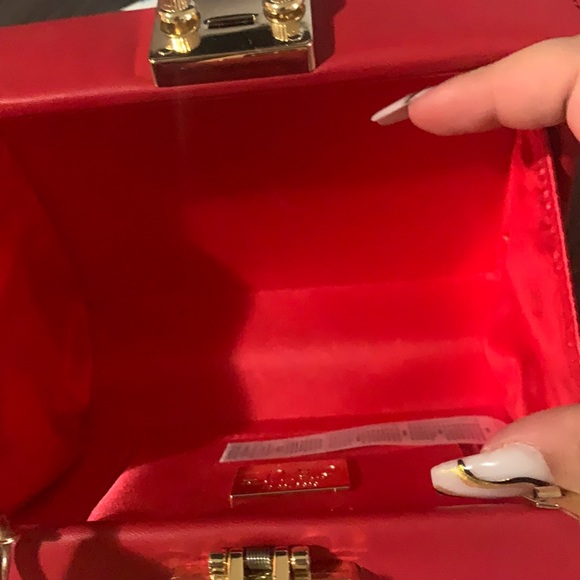 Italian Small red purse with gold chain - Picture 2 of 3